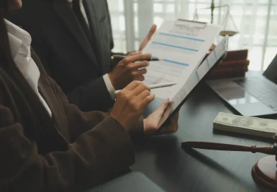 Sprzedaż samochodu i podróże zagraniczne – na co uważać w podatkach i ubezpieczeniach?